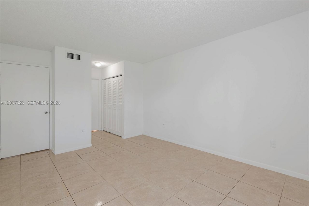 6272 NW 186th St , Unit 106, Miami, FL 33015 Photo