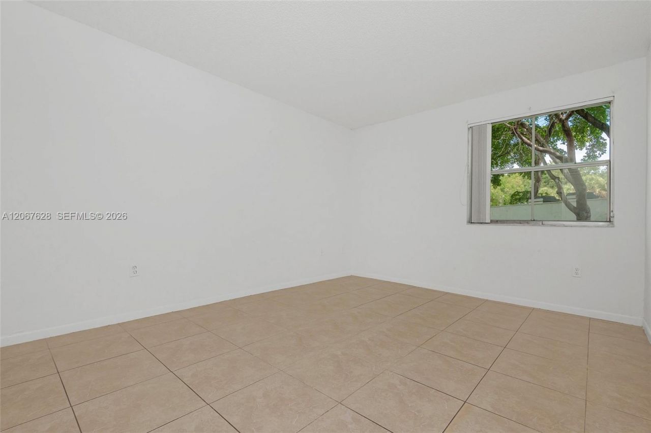 6272 NW 186th St , Unit 106, Miami, FL 33015 Photo