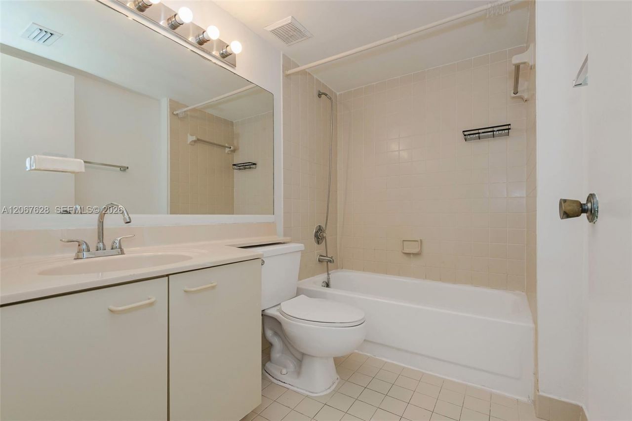 6272 NW 186th St , Unit 106, Miami, FL 33015 Photo