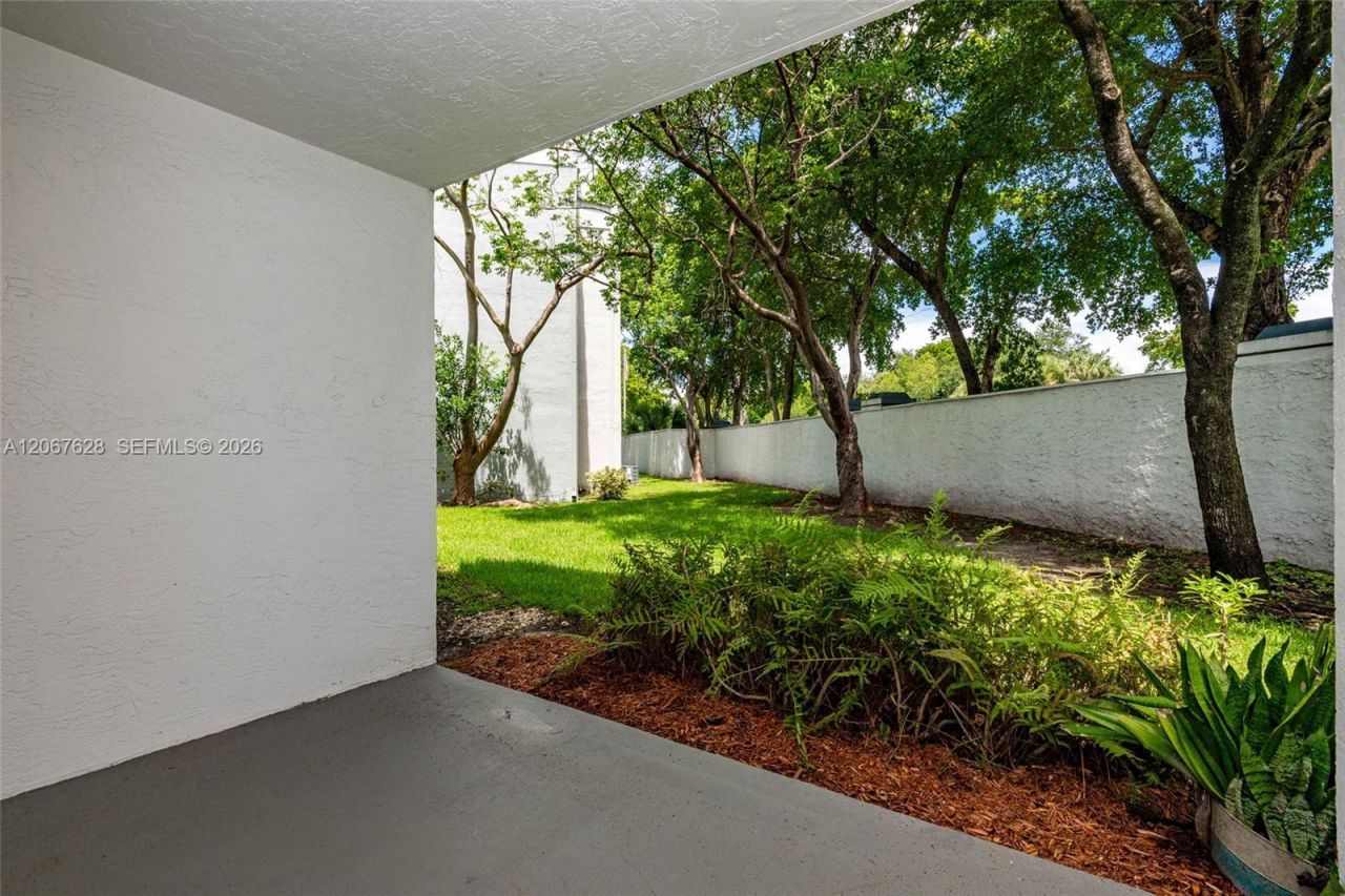 6272 NW 186th St , Unit 106, Miami, FL 33015 Photo
