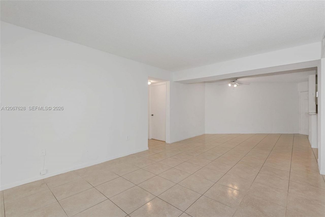 6272 NW 186th St , Unit 106, Miami, FL 33015 Photo