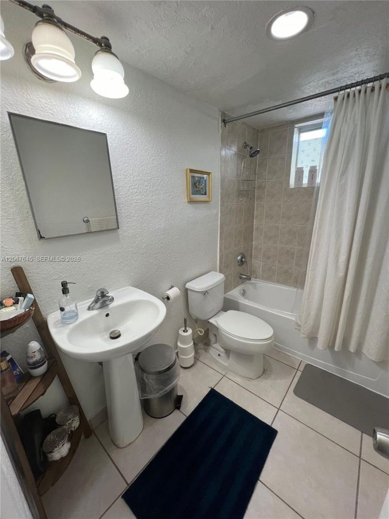 458 SW 10th St, Unit 4, Miami, FL 33130 Photo