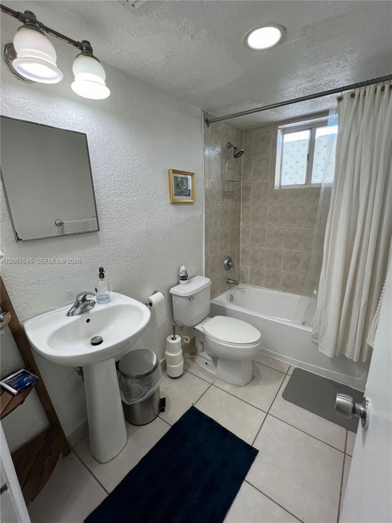 458 SW 10th St, Unit 4, Miami, FL 33130 Photo