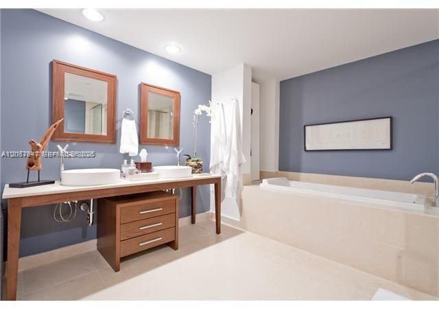 495 Brickell Ave , Unit 5104, Miami, FL 33131 Photo