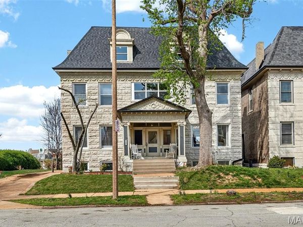 5137 Washington Place, St Louis, MO 63108
