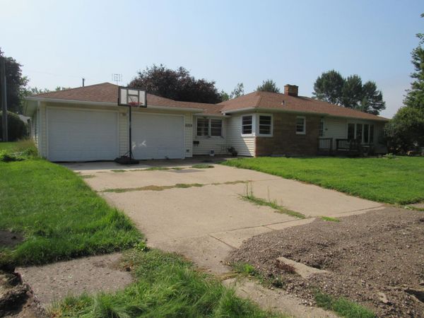 406 S Linton Street, Blue Earth, MN 56013
