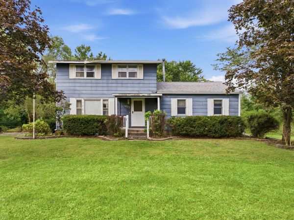1623 40th Avenue , Moline, IL 61265