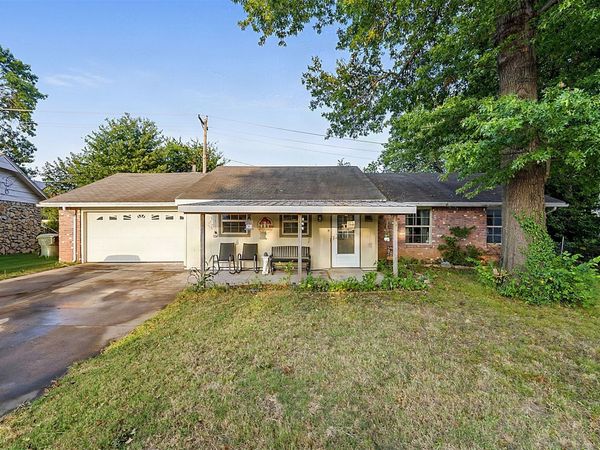 104 N Wortman Place , Claremore, OK 74017