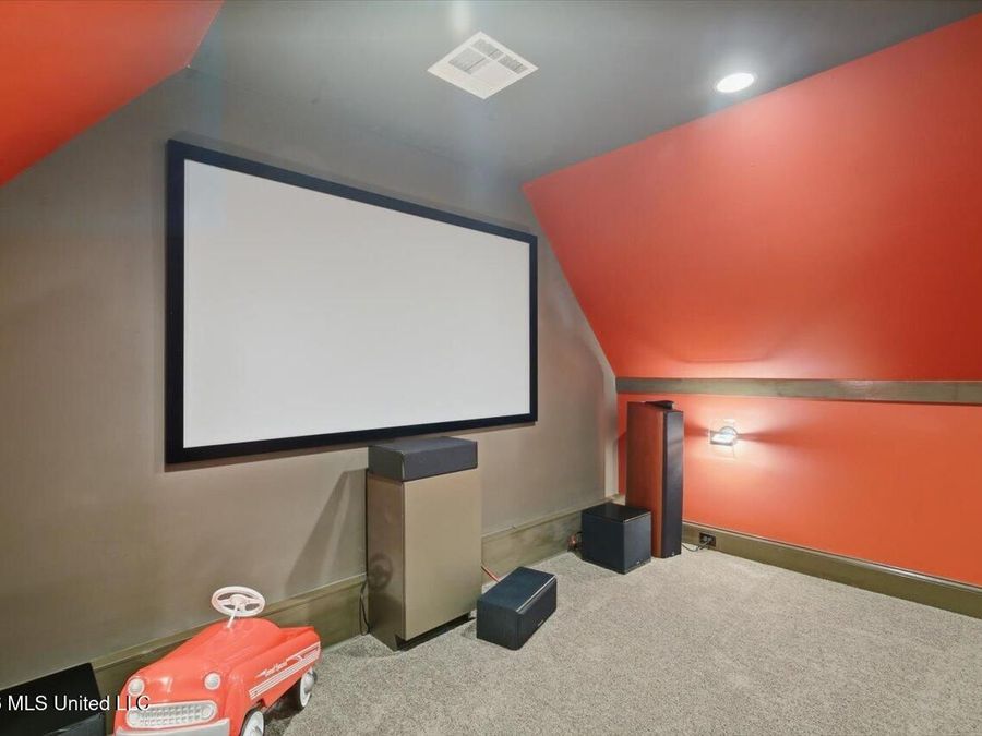 Property Image 100
