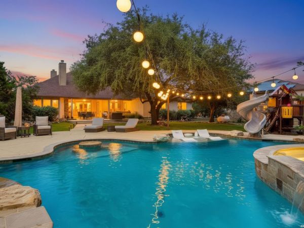 114 Hoskins Trail, Boerne, TX 78006