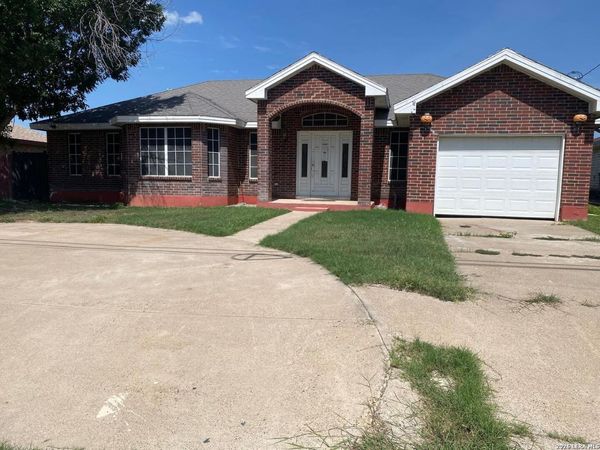 346 Falcon, Eagle Pass, TX 78852