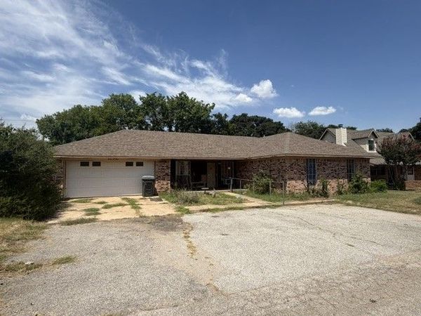 1204 John Road , Ardmore, OK 73401