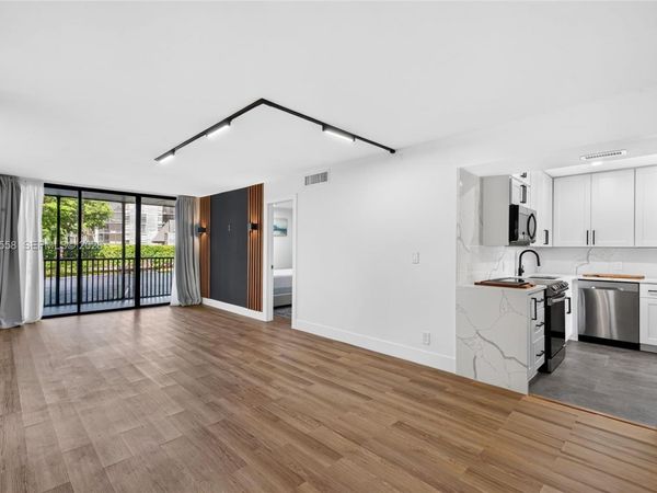 3301 N Country Club Dr , Unit 101, Aventura, FL 33180