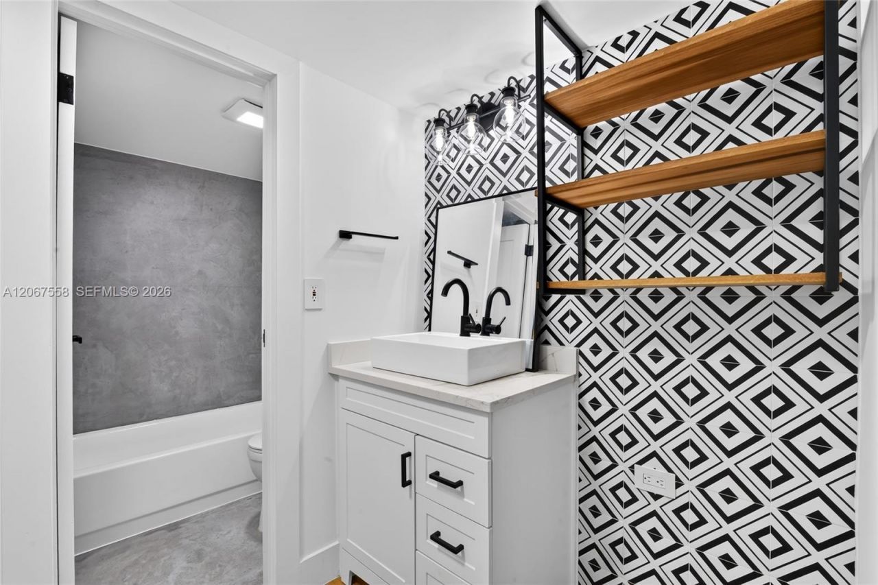 3301 N Country Club Dr, Unit 101, Aventura, FL 33180 Photo