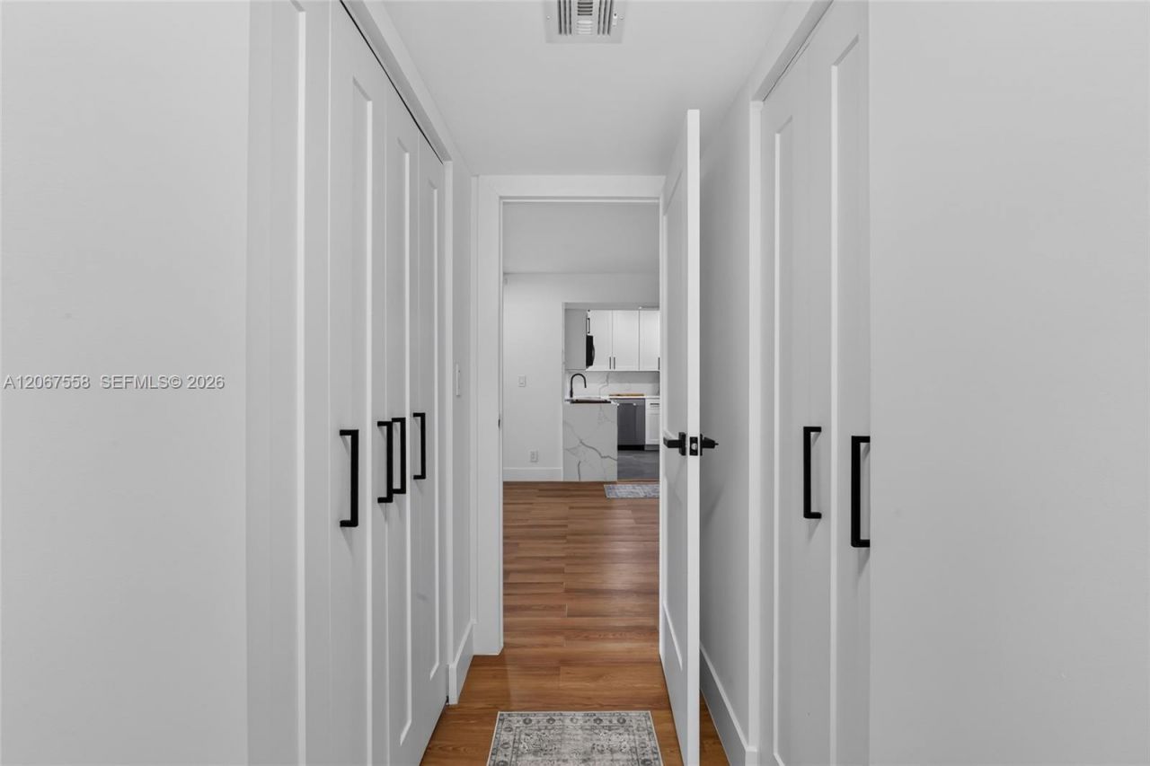 3301 N Country Club Dr, Unit 101, Aventura, FL 33180 Photo