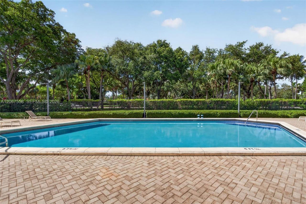 3301 N Country Club Dr, Unit 101, Aventura, FL 33180 Photo