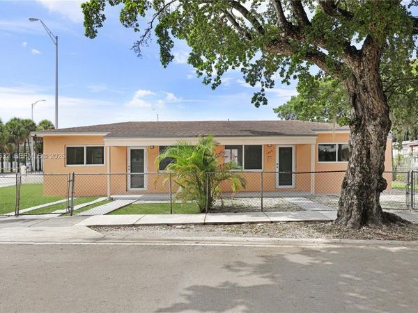 1202 NW 34th St , Unit 1200, Miami, FL 33142