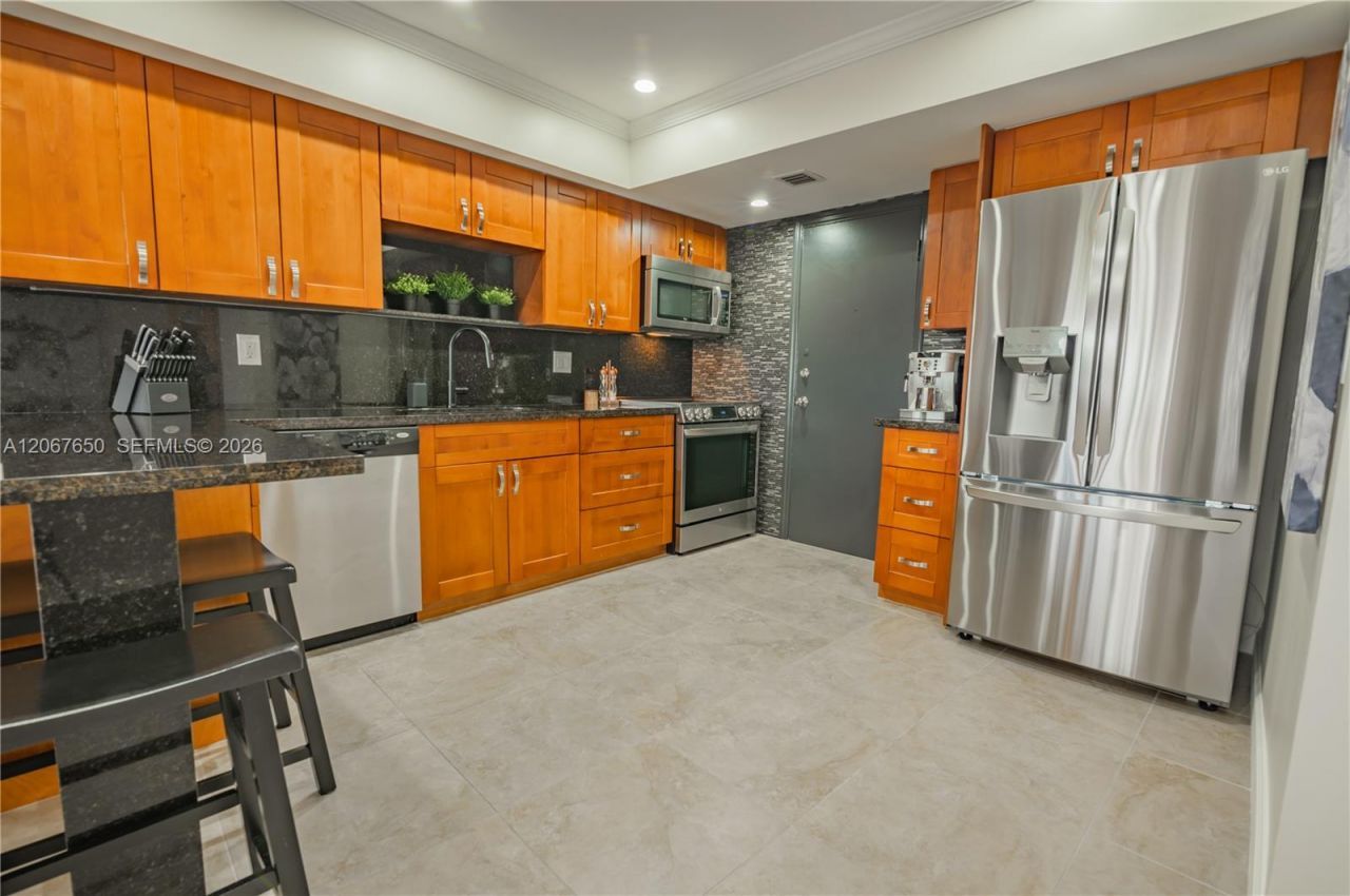 200 Diplomat Pkwy, Unit 519, Hallandale Beach, FL 33009 Photo