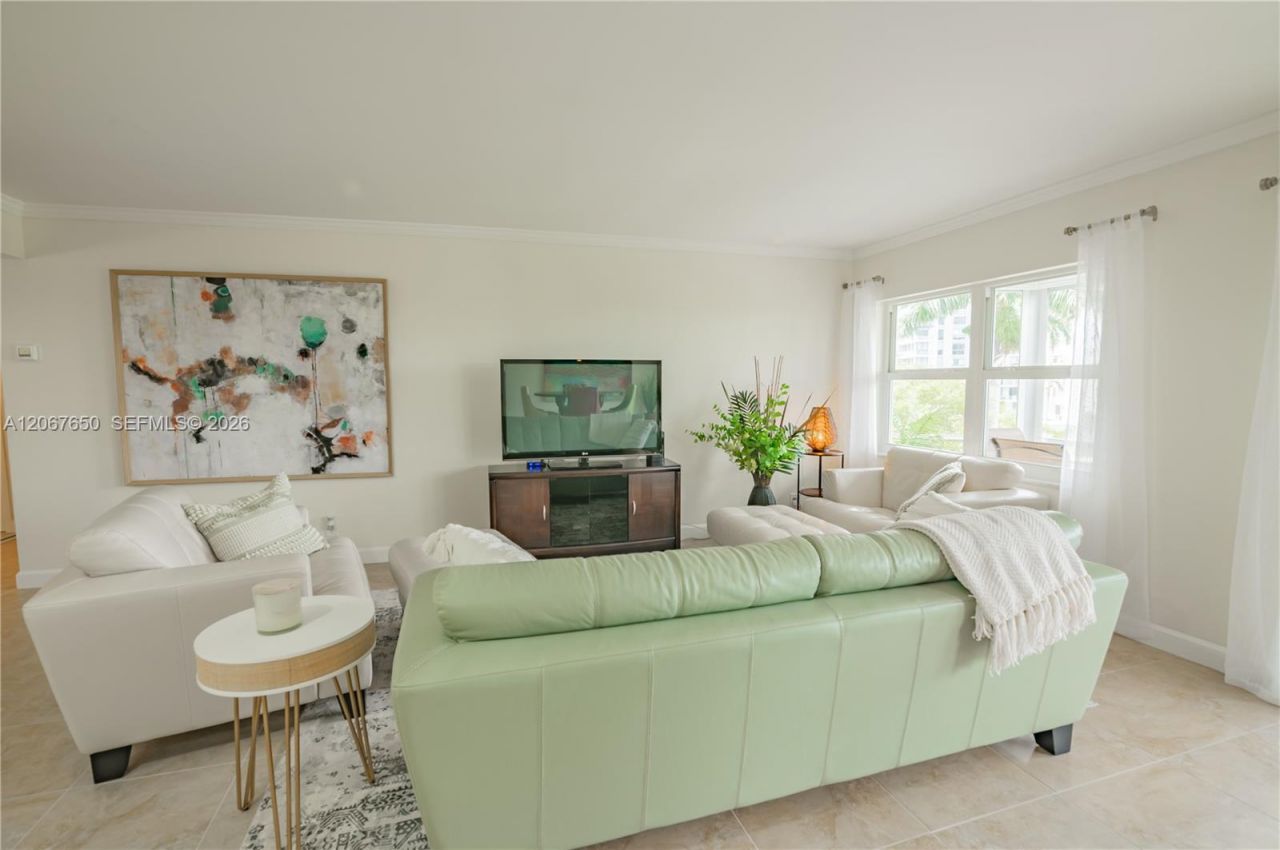 200 Diplomat Pkwy, Unit 519, Hallandale Beach, FL 33009 Photo