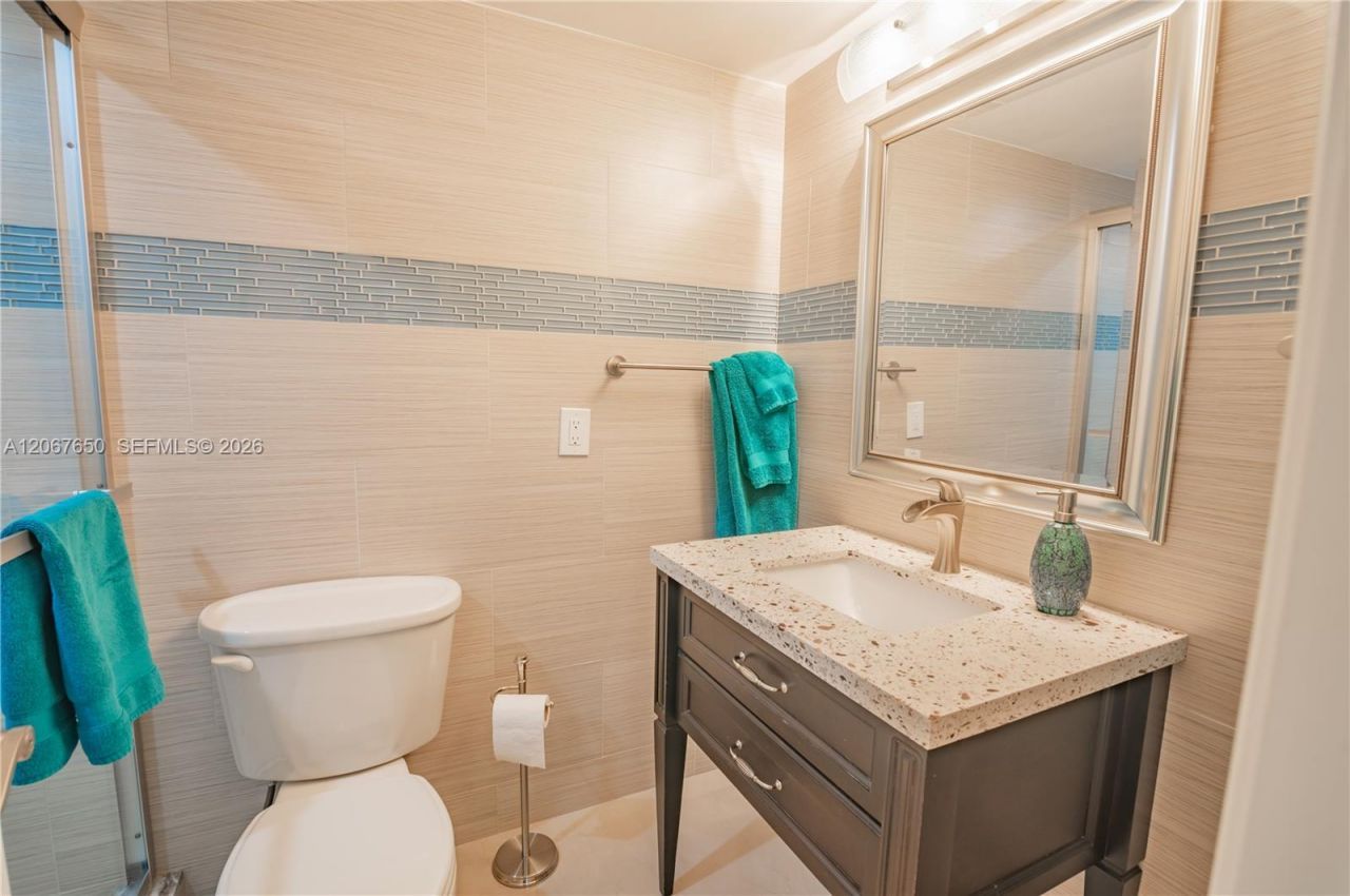 200 Diplomat Pkwy, Unit 519, Hallandale Beach, FL 33009 Photo