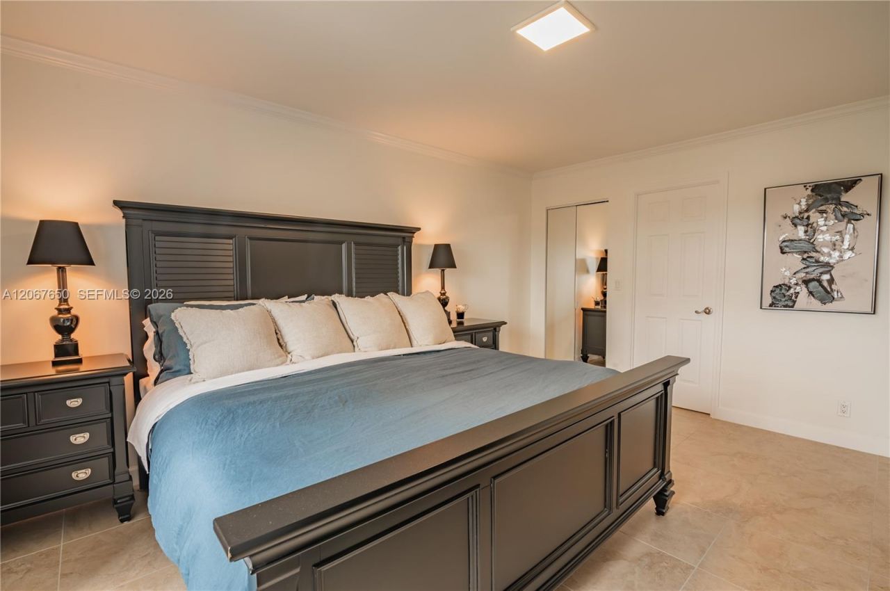 200 Diplomat Pkwy, Unit 519, Hallandale Beach, FL 33009 Photo