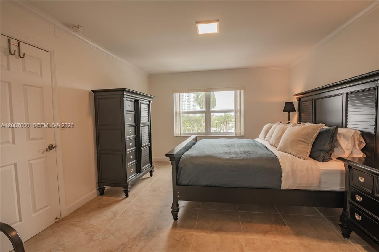 200 Diplomat Pkwy, Unit 519, Hallandale Beach, FL 33009 Photo