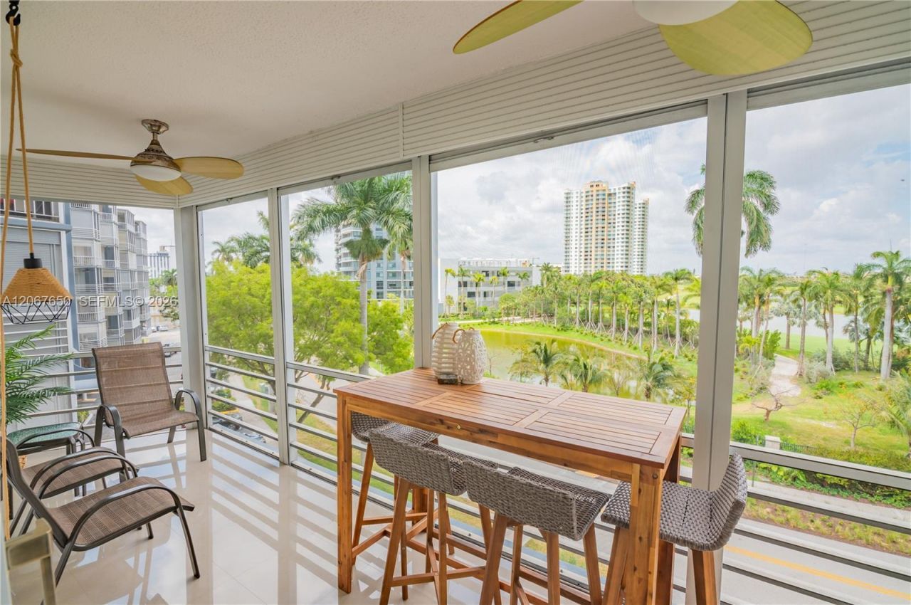 200 Diplomat Pkwy, Unit 519, Hallandale Beach, FL 33009 Photo