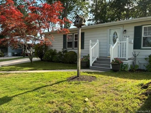 1661 Old Country Road Road, Unit 466, Riverhead, NY 11901