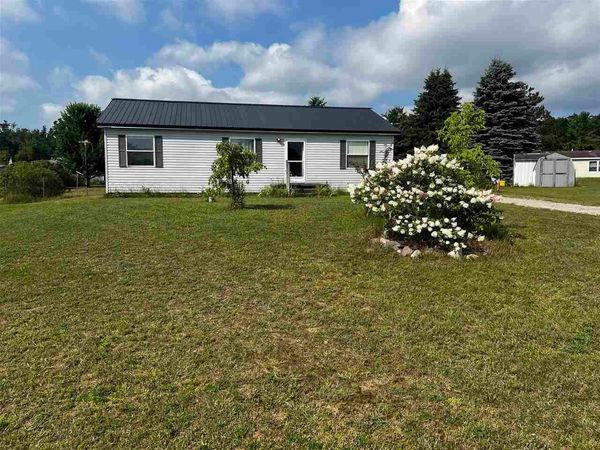 7072 North Court, Alanson, MI 49706