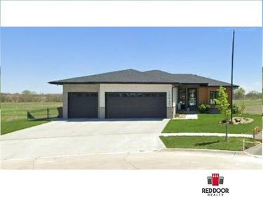 10949 Crescent Moon Place, Lincoln, NE 68527