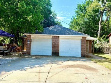 5004 Chapman Street , Fort Worth, TX 76105