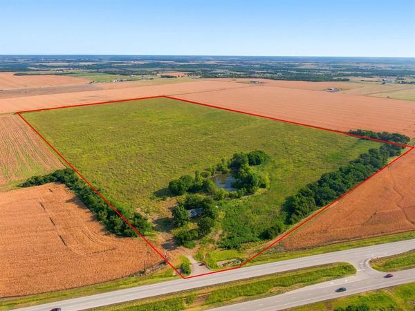 8424 W Ennis Avenue , Ennis, TX 75119