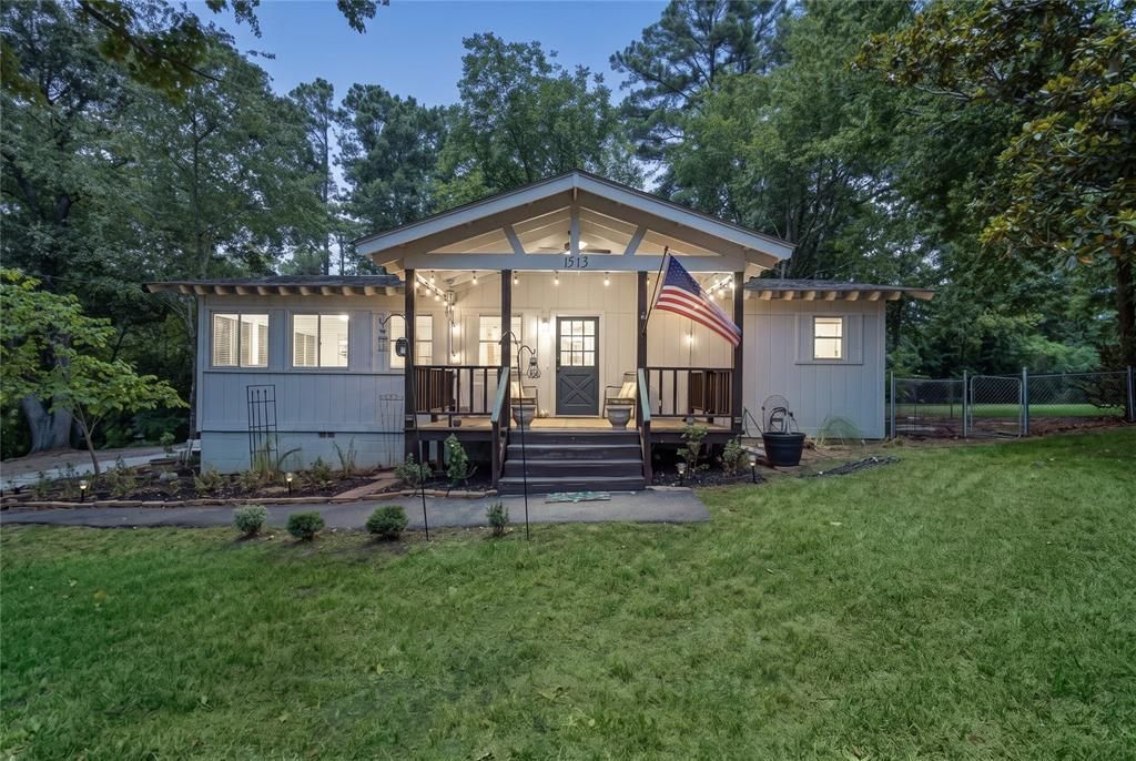 1513 W Tanglewood Drive, Hide A Way, TX 75771 Main Photo