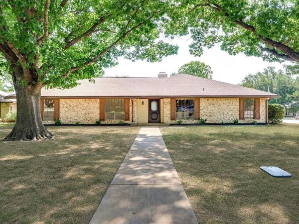 203 Mockingbird Court, Duncanville, TX 75137