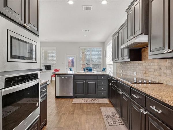 7815 Kettle Creek Drive, Arlington, TX 76001