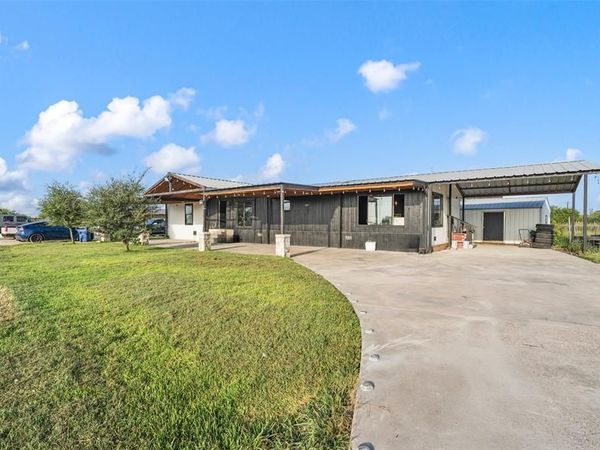 112 County Road 4028a , Chilton, TX 76632