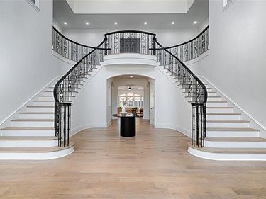 6301 Churchill Way, Dallas, TX 75230