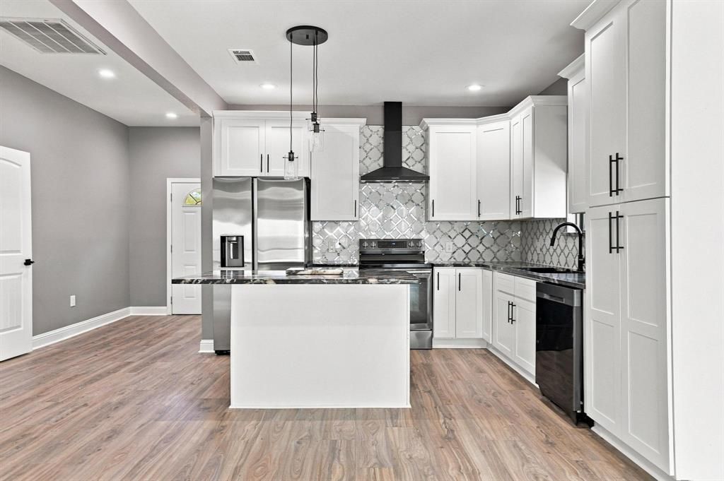 705 E Austin Street, Paris, TX 75460 Main Photo