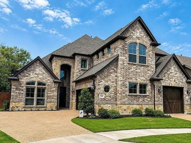 2828 Stadium View Drive, Fort Worth, TX 76118