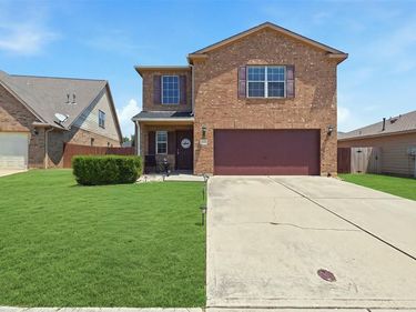 612 Lazy Crest Drive, Fort Worth, TX 76140
