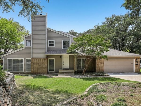 2712 Meadowstone Court, Carrollton, TX 75006