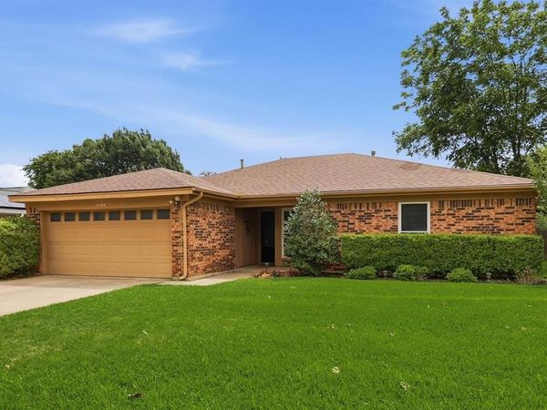 1104 Monterrey Street, Bedford, TX 76022