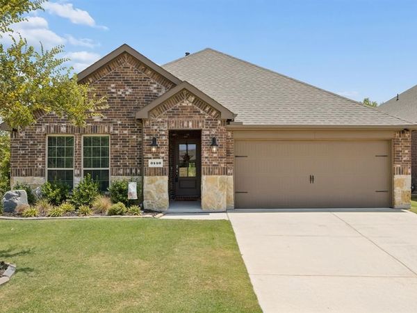 3440 Brady Starr Drive, Aubrey, TX 76227
