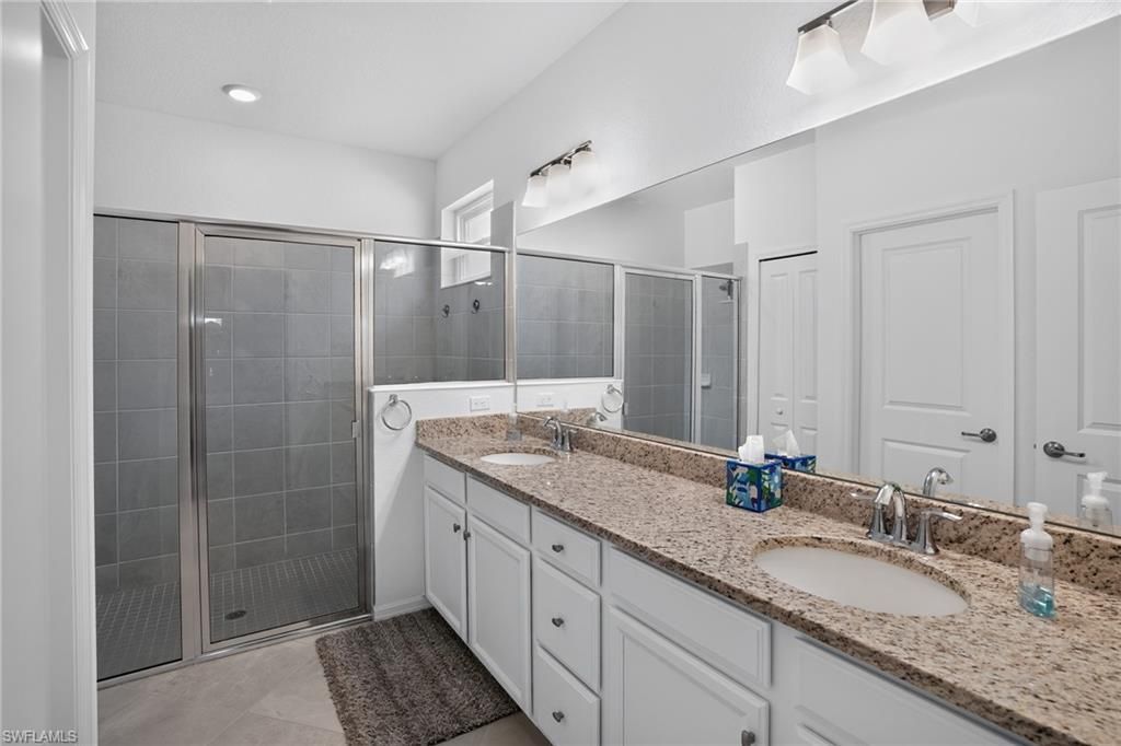 3943 E Hampton Cir, Alva, FL 33920 Photo