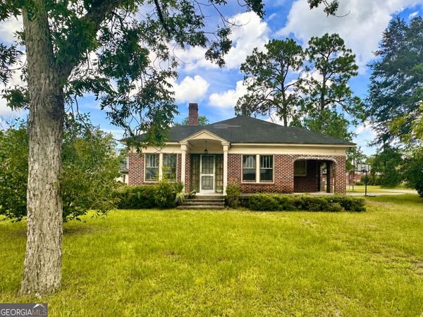 609 Holly Street, Waycross, GA 31501