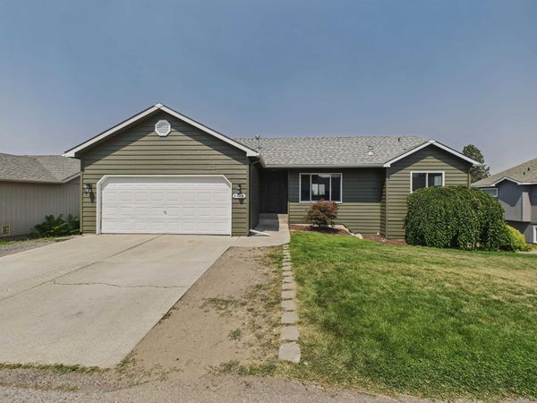 8418 E Bull Pine Ln, Spokane, WA 99217