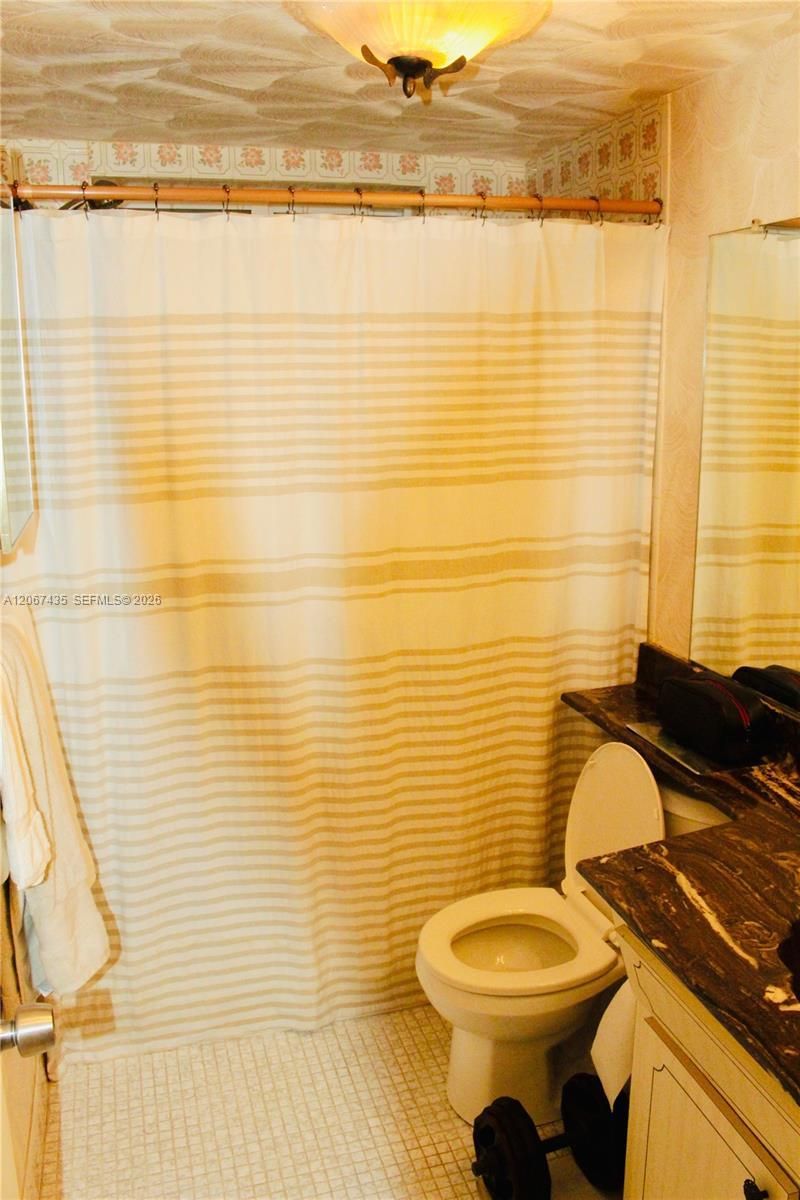 4211 NW 41st St , Unit 407, Lauderdale Lakes, FL 33319 Photo