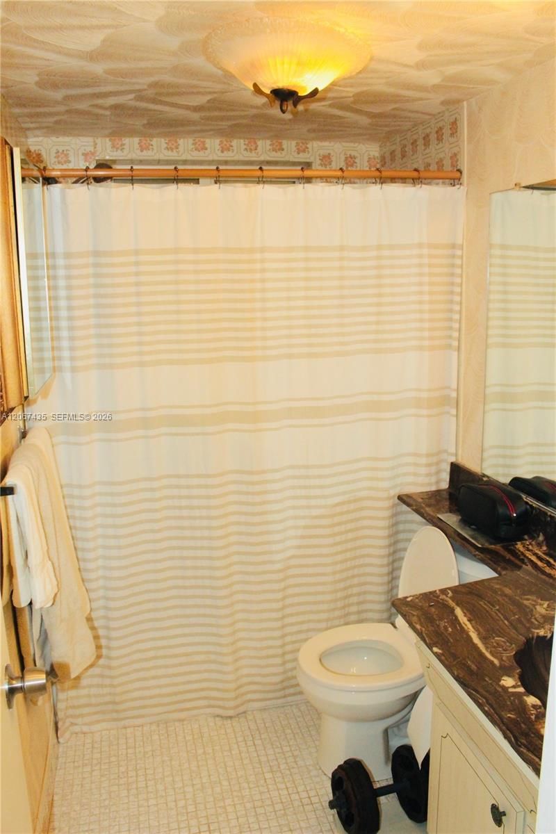 4211 NW 41st St , Unit 407, Lauderdale Lakes, FL 33319 Photo
