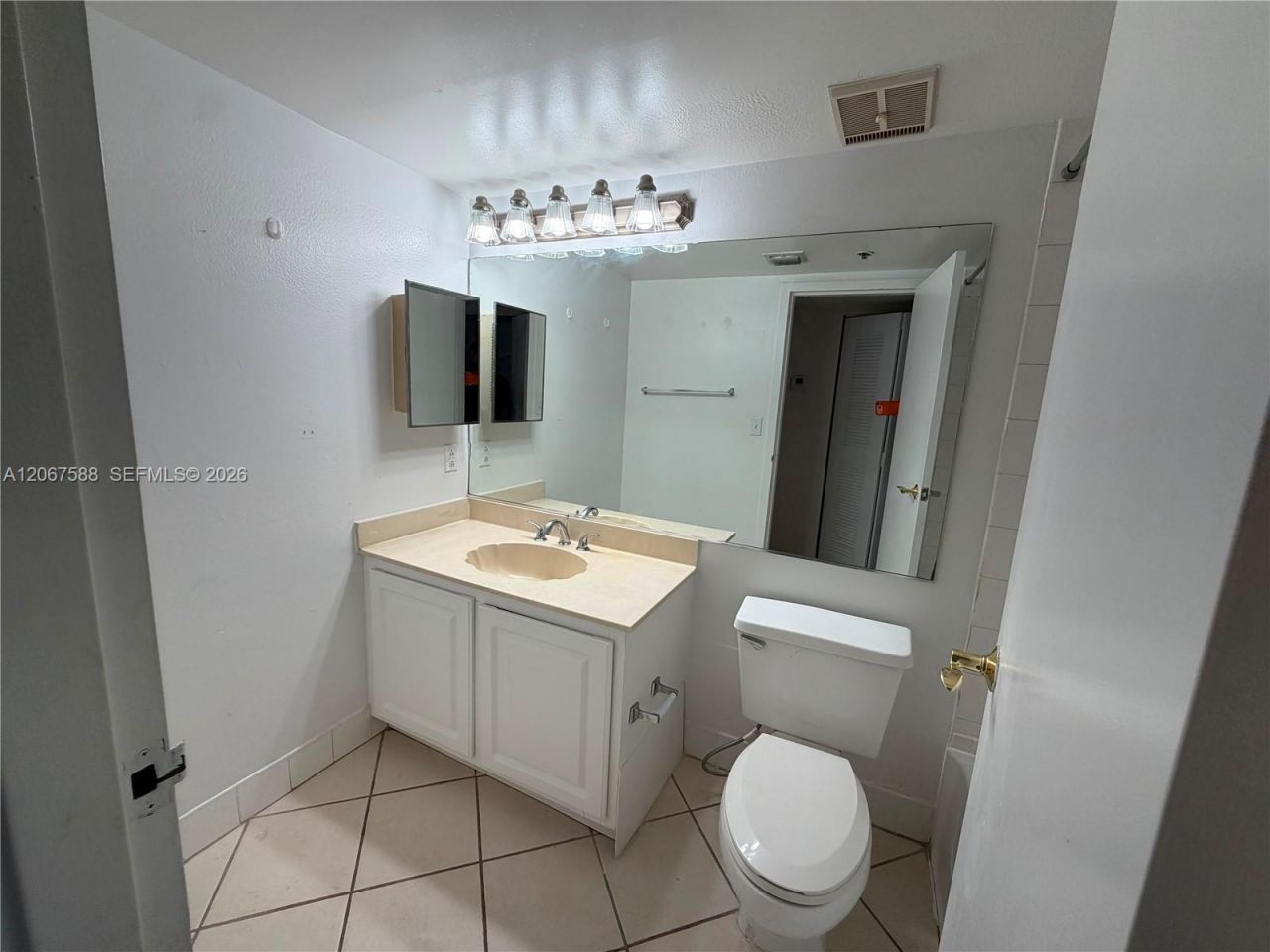 7601 E Treasure Dr , Unit 902, North Bay Village, FL 33141 Photo
