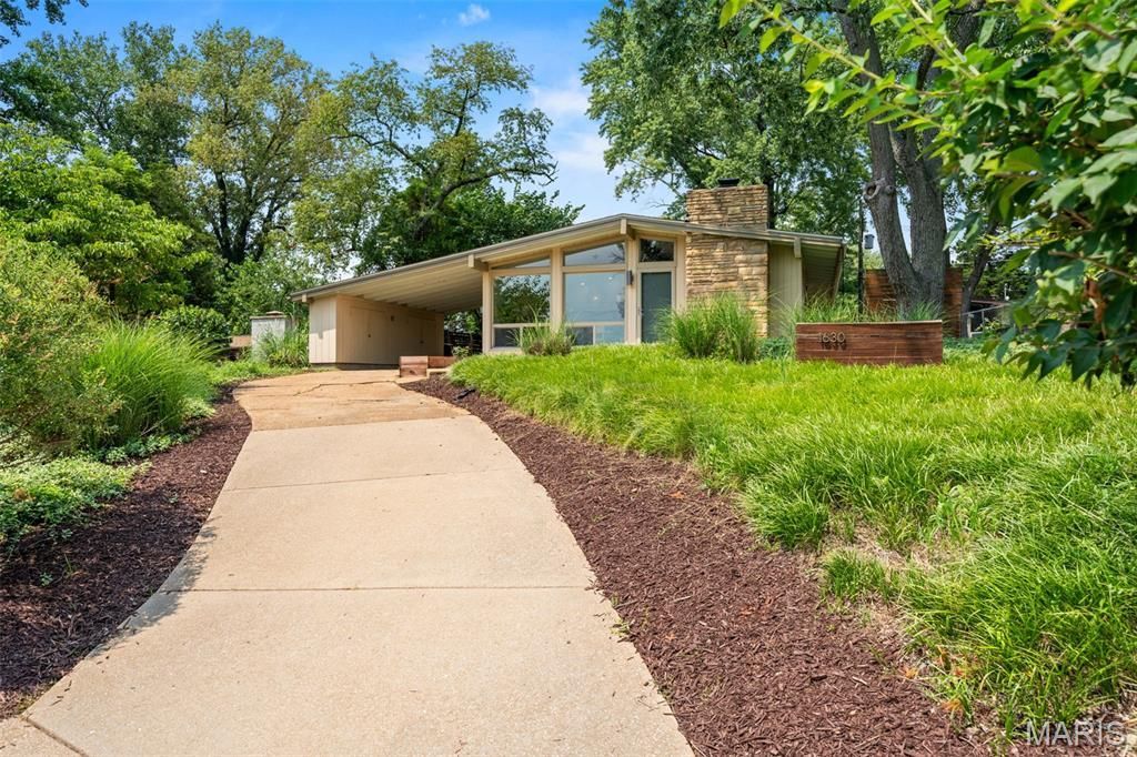 1630 Liggett Drive , Saint Louis, MO 63126 Main Photo